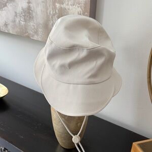 Lululemon Athletica Cream Bucket Sun Hat